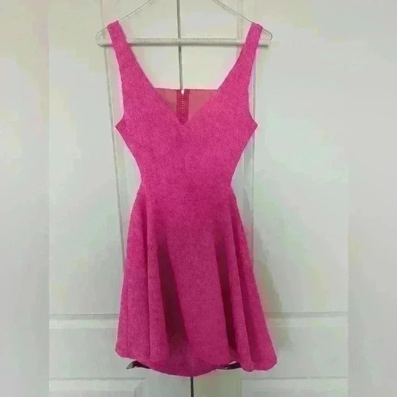 Hot  Pink Mini Dress great for Prom - size medium - Picture 4 of 5